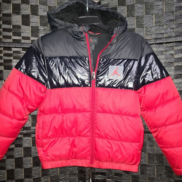 Air Jordan PufferJacket size 8/10 Lightweight Hood Zip Coat